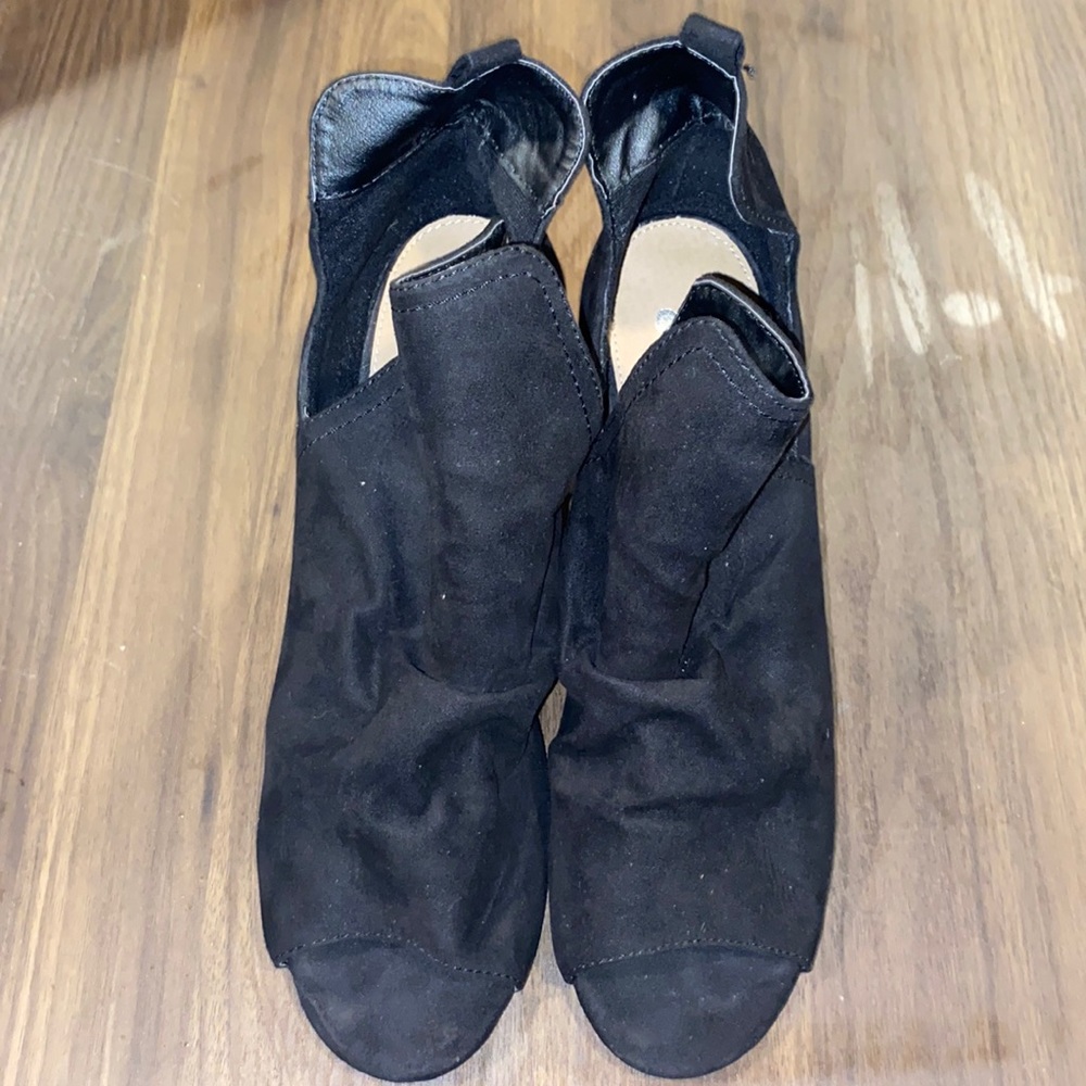 Black Open Toed Booties - Picture 2 of 4
